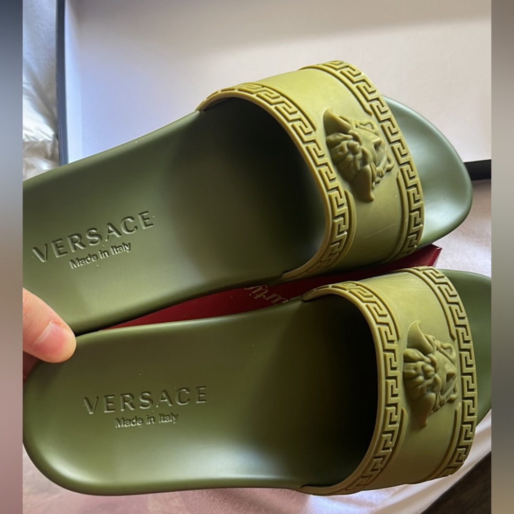 Versace slides